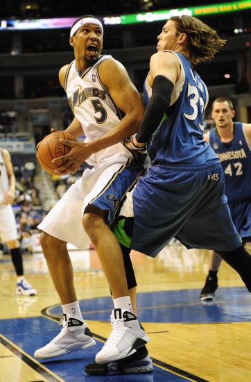 加令人注目 加令人注目