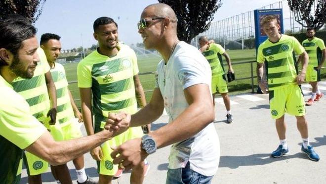 致腿部拉伤 致腿部拉伤